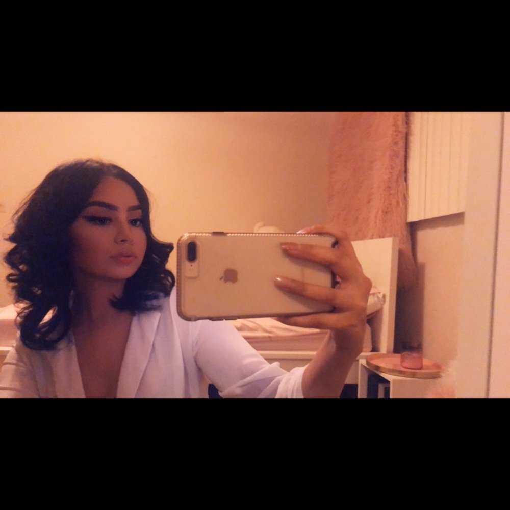 Meet your Posher, Gisel